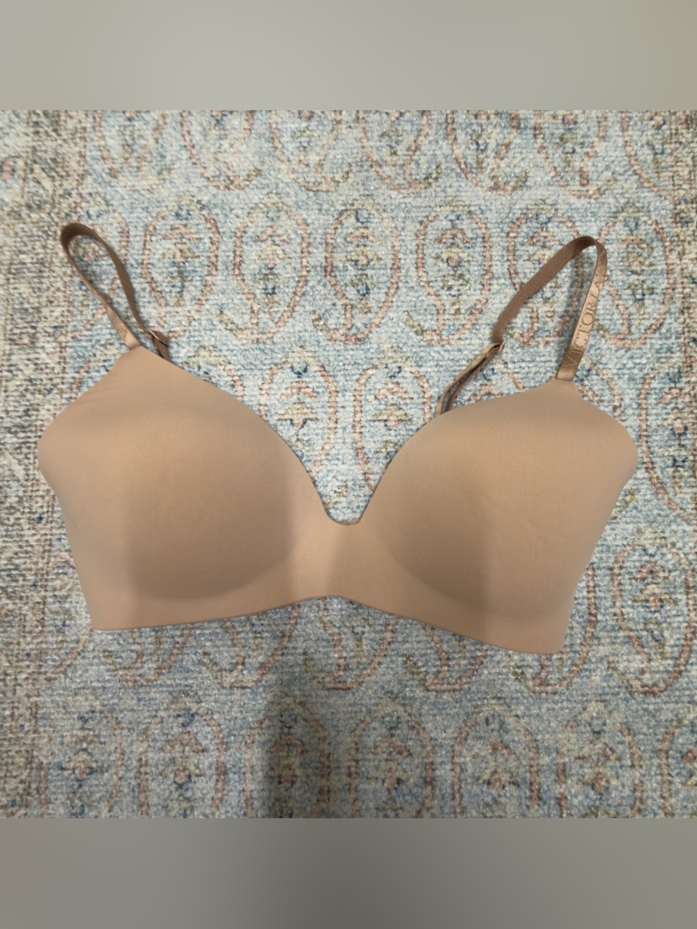 Victoria's Secret Women's The T-Shirt Lightly Lined Wireless Bra size 32D